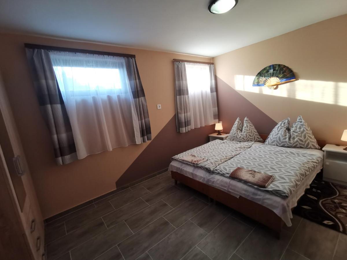 Erika vendégház centrumban Balatonkeresztúr Exterior foto