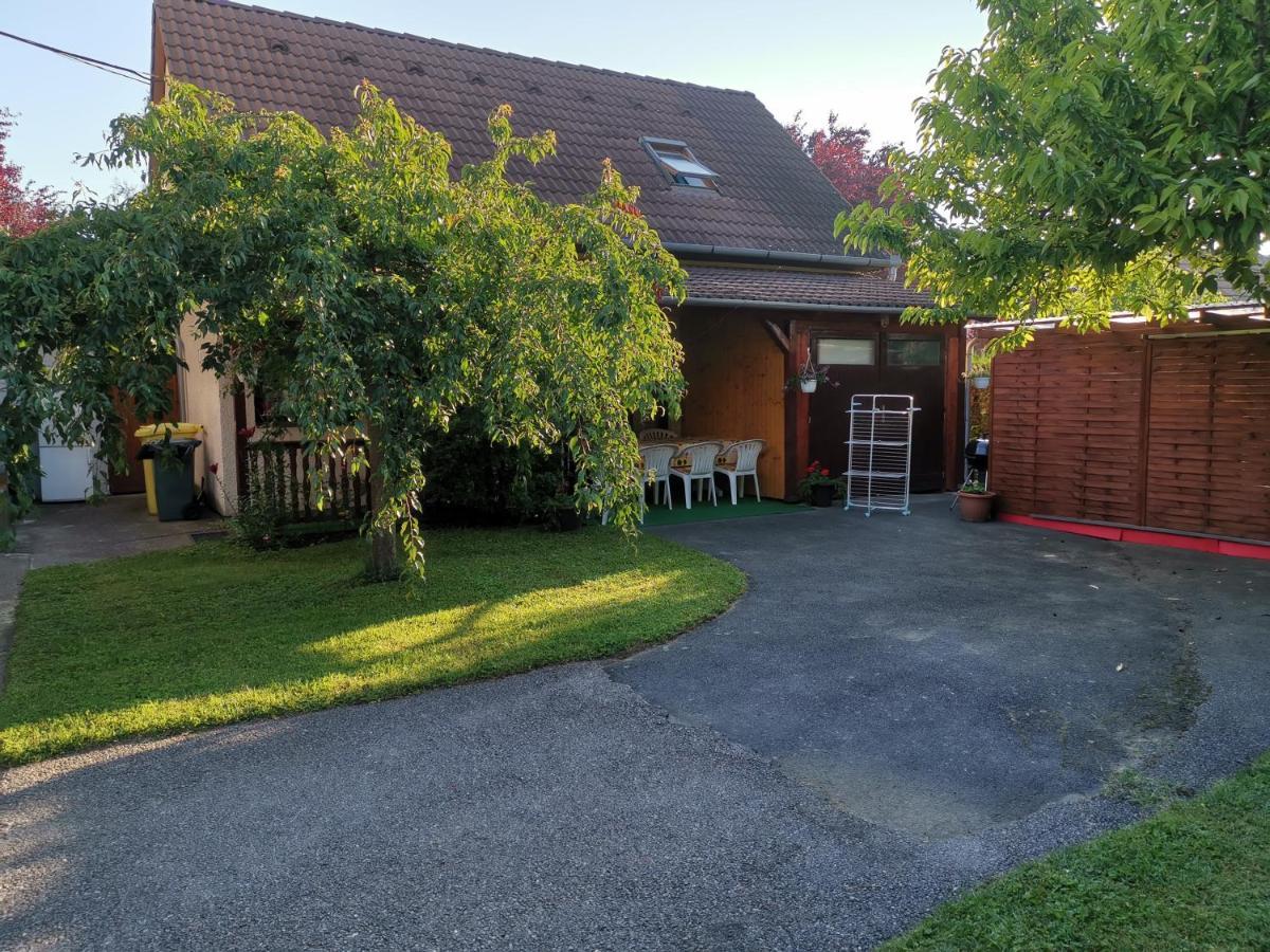 Erika vendégház centrumban Balatonkeresztúr Exterior foto